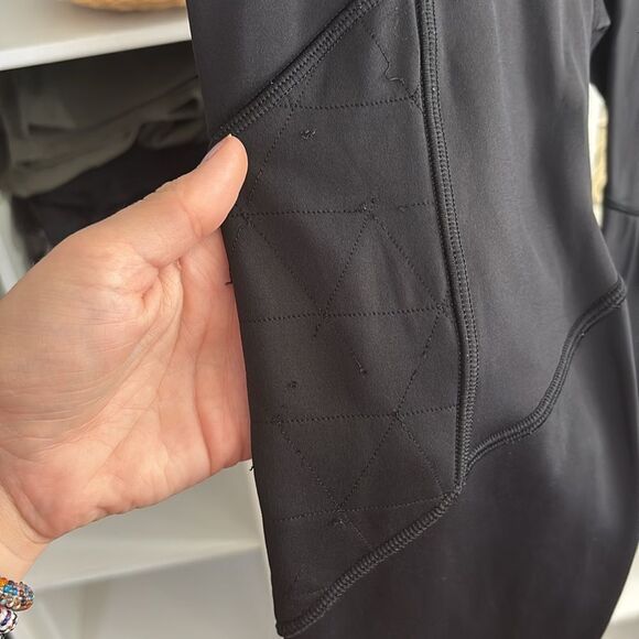 Lululemon Toasty Tech Tight II Black size 6 (small) $138 msrp - Picture 9 of 10